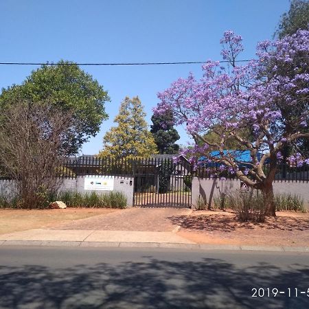 Northcliff Bed And Breakfast Randburg Exterior foto